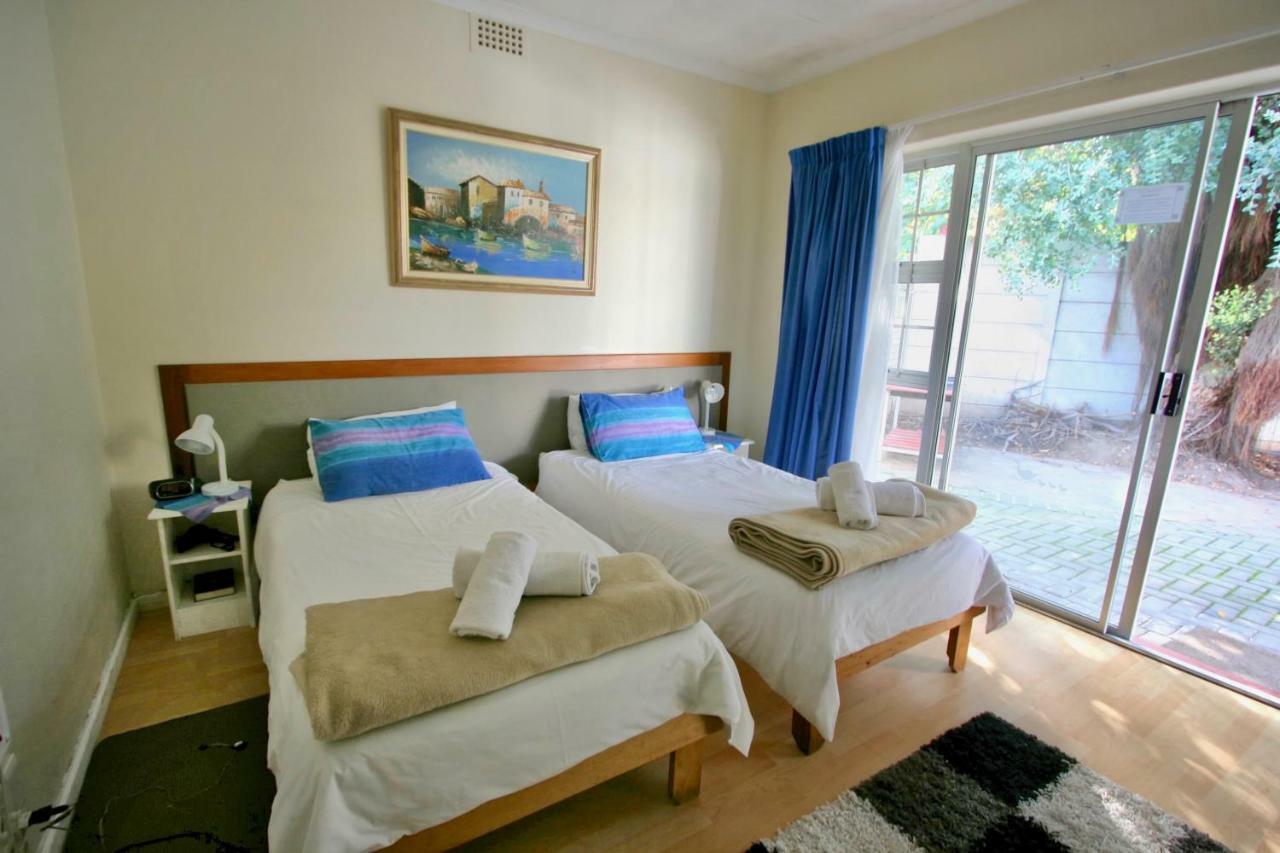 Clouds Guest House Durbanville Extérieur photo